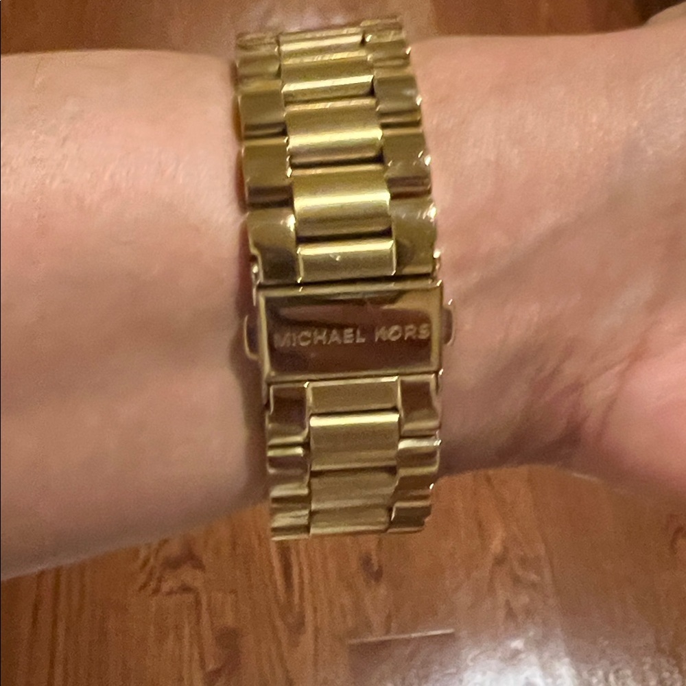 Michael Kors Bradshaw Watch - Picture 3 of 3